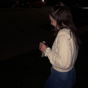 Meet your Posher, Claudia